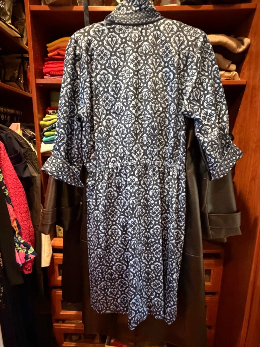 Gretchen Scott Light Blue and Dark Blue Twist & Shout Dress. Size: Goddess - Picture 4 of 5